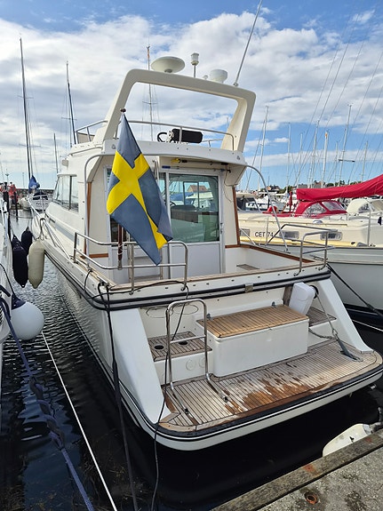 Forbina 9001 - Flybridge 4 of 5