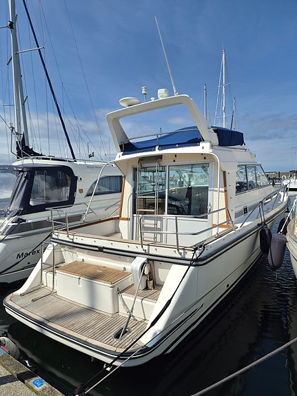 Forbina 9001 - Flybridge 3 of 5
