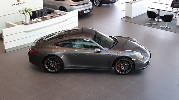 Porsche 911 3 of 5