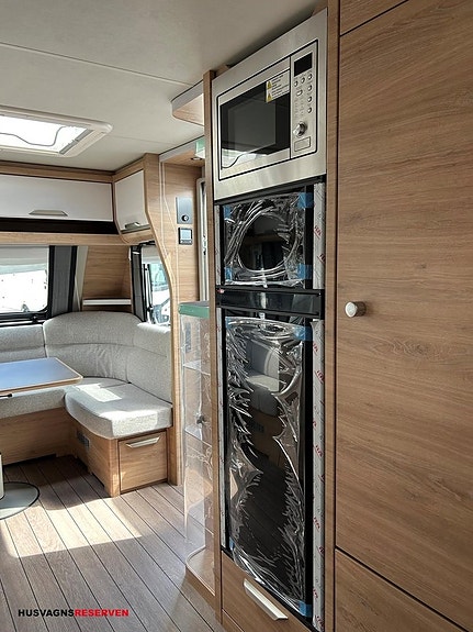 Knaus SÜDWIND BLACK SELECTION 580 UK 18 of 23