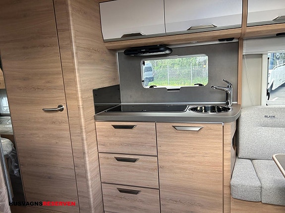 Knaus SÜDWIND BLACK SELECTION 580 UK 10 of 23