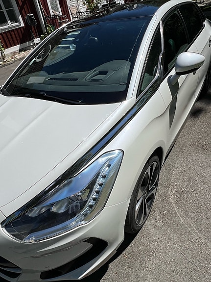 Citroen DS5 2 of 5