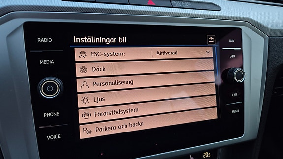 Volkswagen Passat 19 of 21