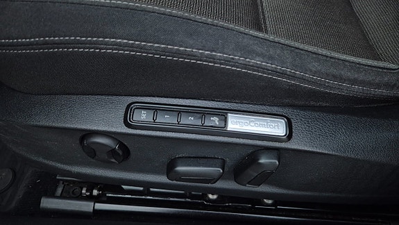 Volkswagen Passat 12 of 21