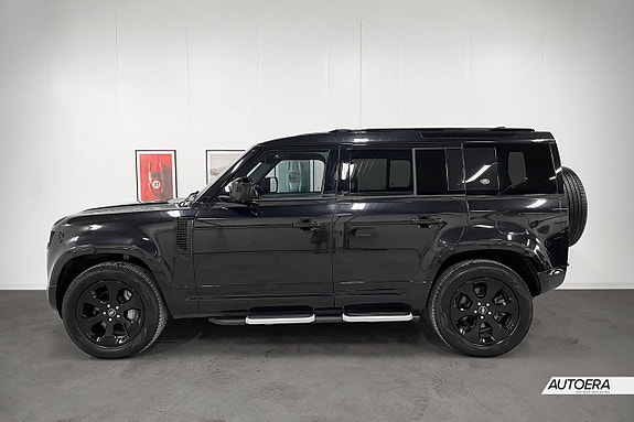 Land Rover Defender 110 2 of 5