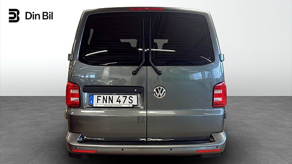 Volkswagen Caravelle 5 of 5
