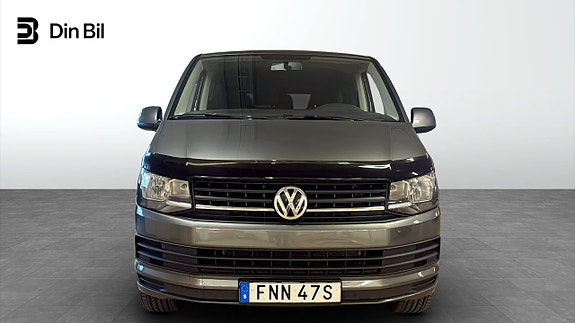 Volkswagen Caravelle 4 of 5