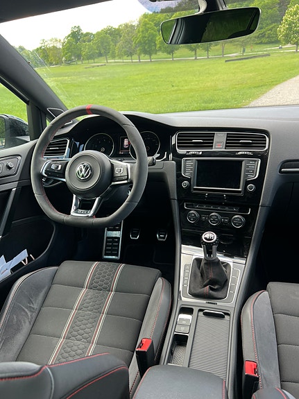 Volkswagen Golf VII 5 of 5