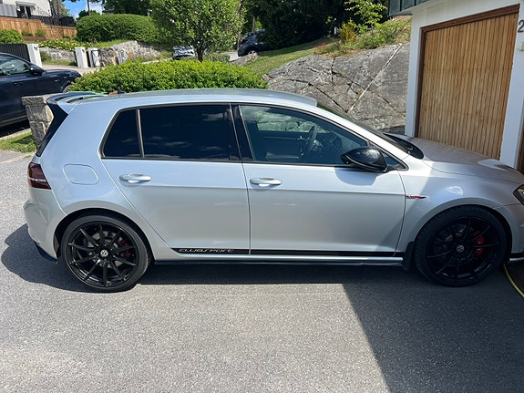 Volkswagen Golf VII 4 of 5