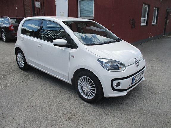 Volkswagen UP! 2 of 5