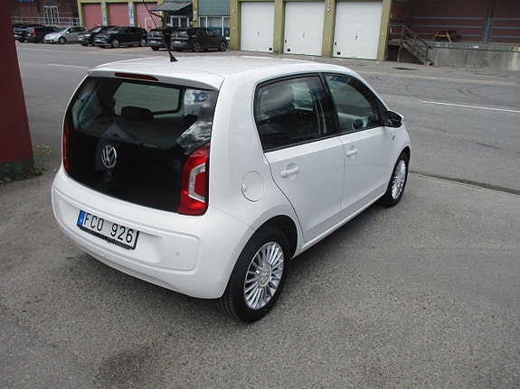 Volkswagen UP! 5 of 5