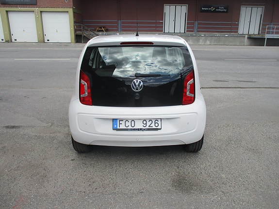 Volkswagen UP! 6 of 11