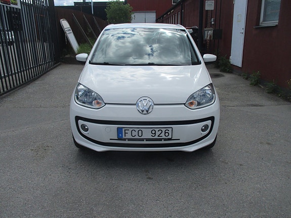 Volkswagen UP! 3 of 5