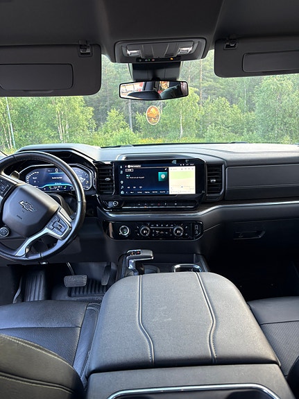 Chevrolet Silverado 1500 2 of 2