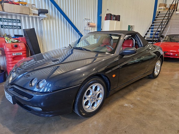 Alfa Romeo Spider 4 of 13