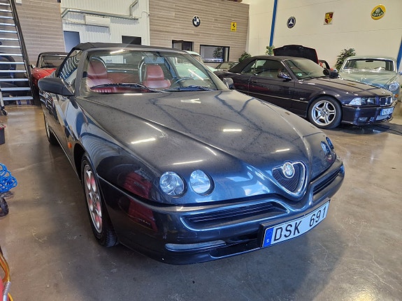 Alfa Romeo Spider 9 of 13