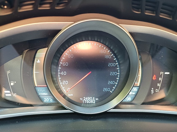 Volvo V40 8 of 9