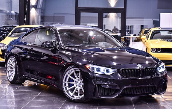 BMW M4 2 of 5