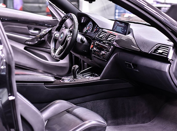 BMW M4 24 of 28