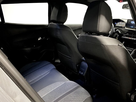 Peugeot 2008 15 of 19