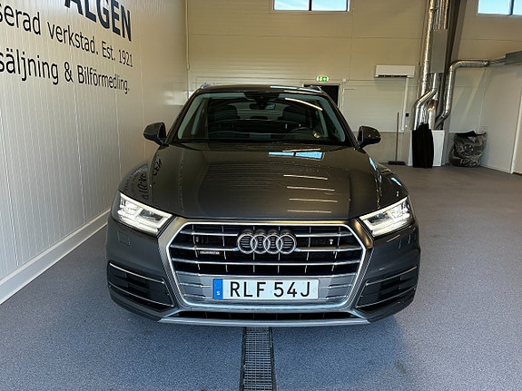 Audi Q5 2 of 5
