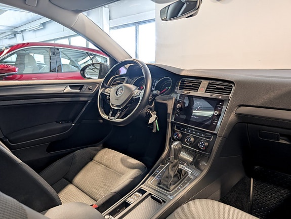 Volkswagen Golf VII 6 of 25