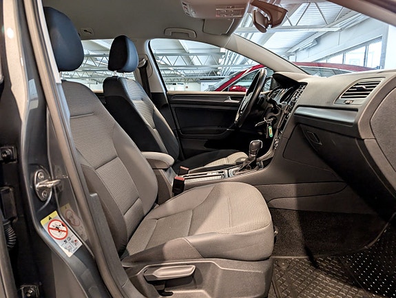 Volkswagen Golf VII 7 of 25