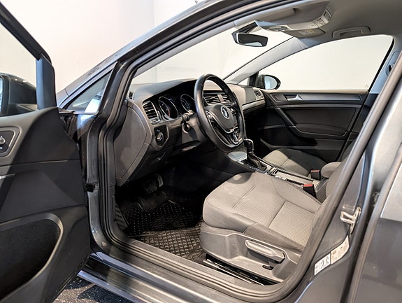 Volkswagen Golf VII 19 of 25