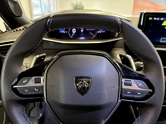 Peugeot 2008 8 of 18