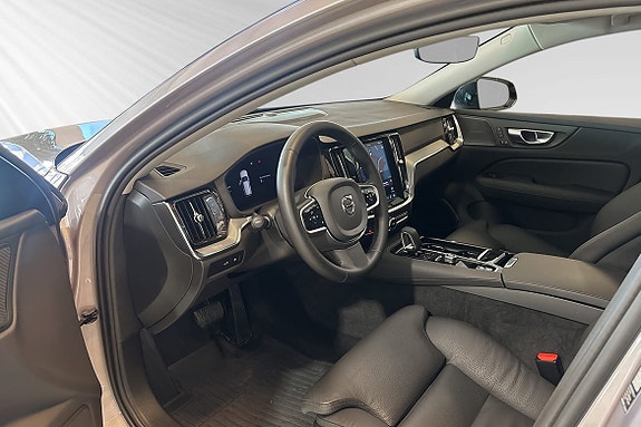 Volvo V60 8 of 28