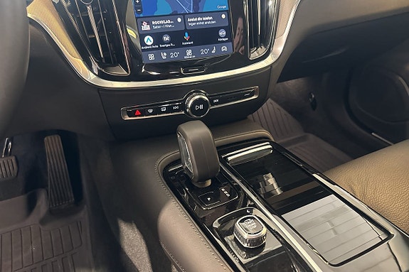 Volvo V60 22 of 28