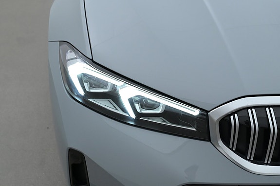 BMW 330e 25 of 27
