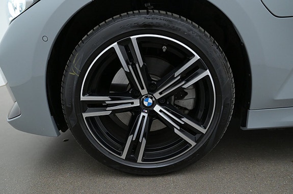 BMW 330e 27 of 27