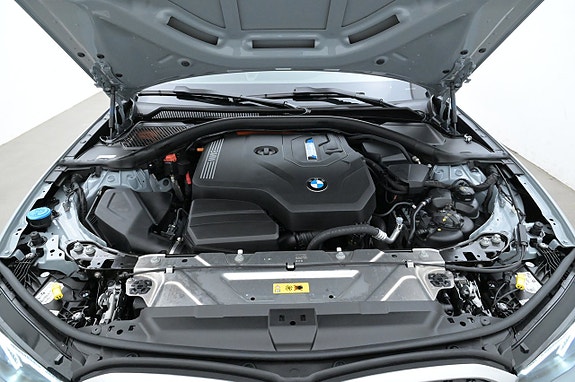 BMW 330e 26 of 27