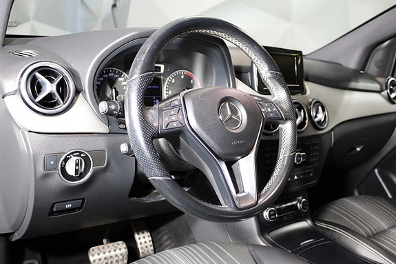 Mercedes-Benz B180 14 of 22