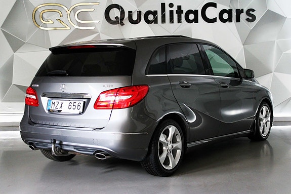 Mercedes-Benz B180 4 of 5