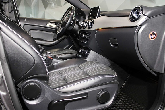 Mercedes-Benz B180 12 of 22