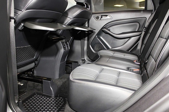 Mercedes-Benz B180 13 of 22