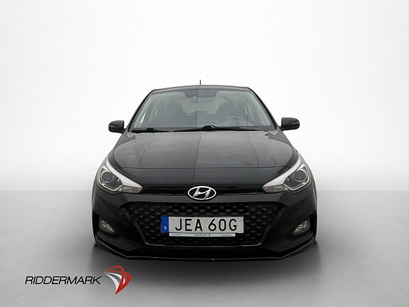 Hyundai i20 2 of 5