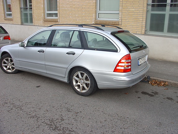 Mercedes-Benz C180 2 of 2