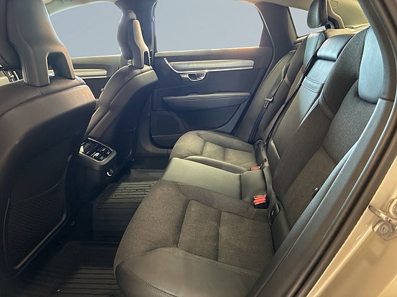 Volvo S90 13 of 18