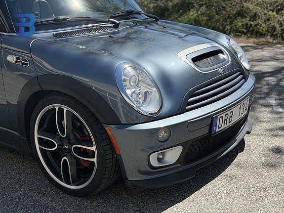 MINI Cooper S 2 of 5