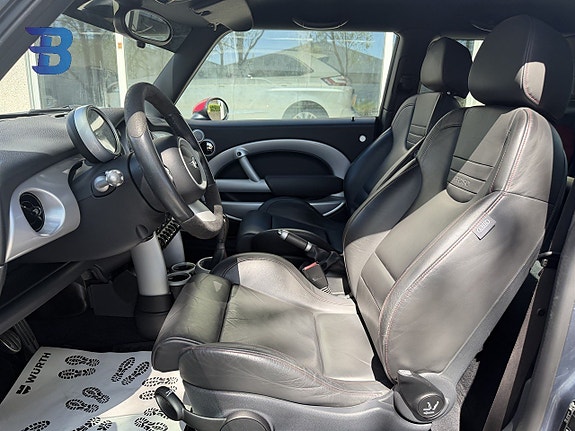 MINI Cooper S 7 of 24