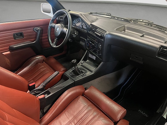 BMW 325i 14 of 21
