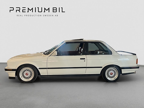 BMW 325i 4 of 5
