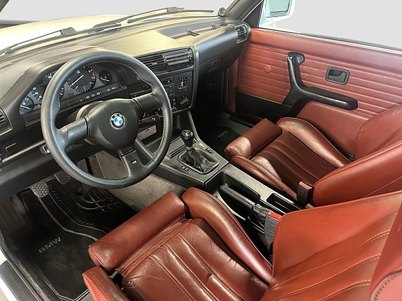 BMW 325i 9 of 21