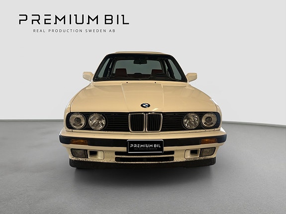 BMW 325i 2 of 5