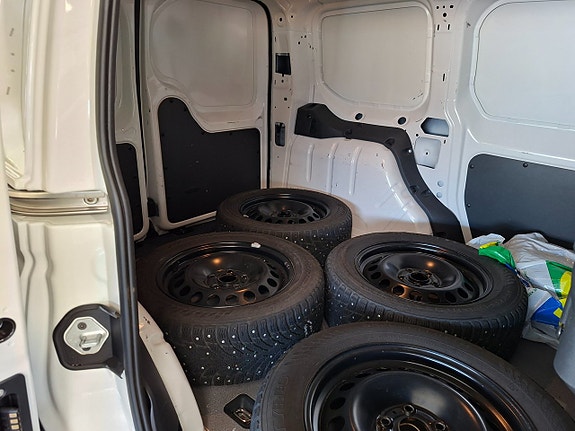 Volkswagen Caddy 10 of 21