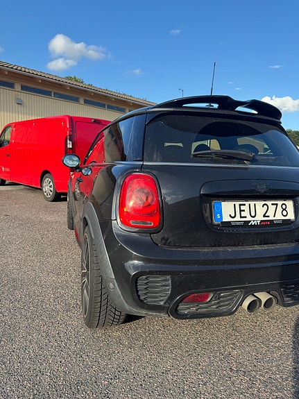 MINI John Cooper Works 2 of 4