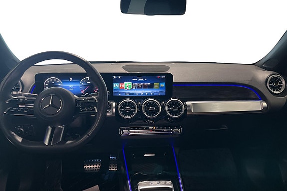 Mercedes-Benz GLB200 9 of 17
